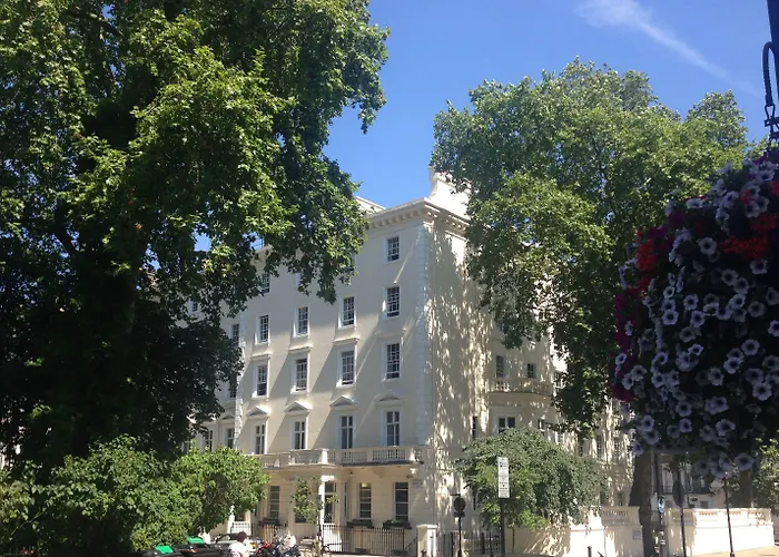 Holland House Hostel Londen